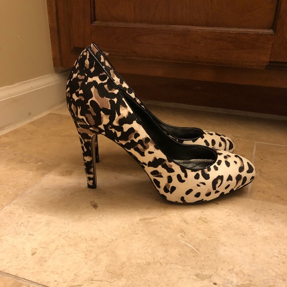 White House Black Market Cheetah Print Heels size 7 - Picture 2 of 4